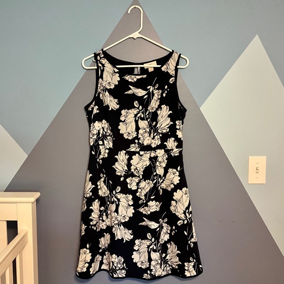 8P Ann Taylor Loft Dress, navy with floral pattern - Picture 1 of 4